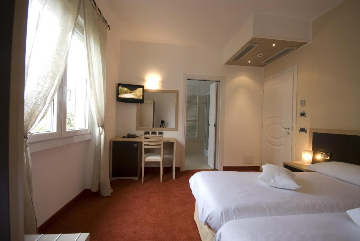 Hotel Lauro Gravedona Exterior photo